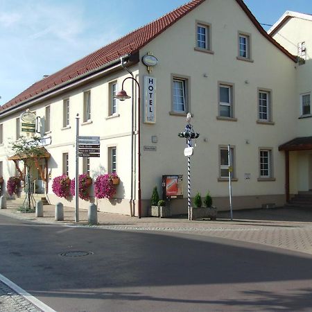 Hotel Garni Zum Adler Gensingen Exteriér fotografie